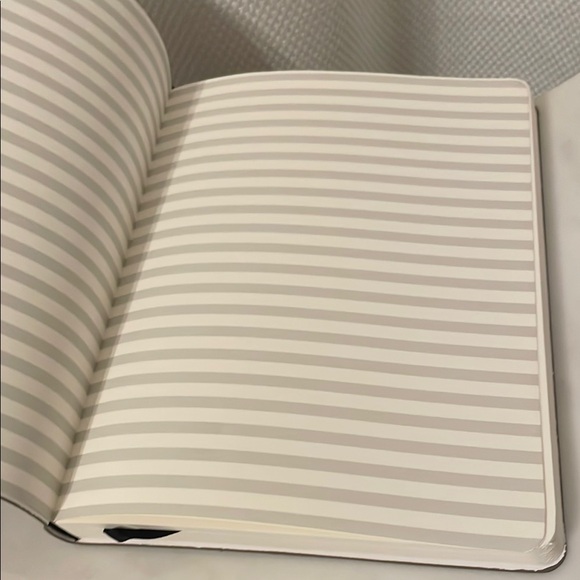 Peanuts Snoopy and Woodstock Gray Notebook with Red Balloon - Picture 3 of 7